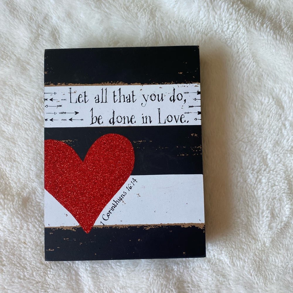 Canvas style wall decor